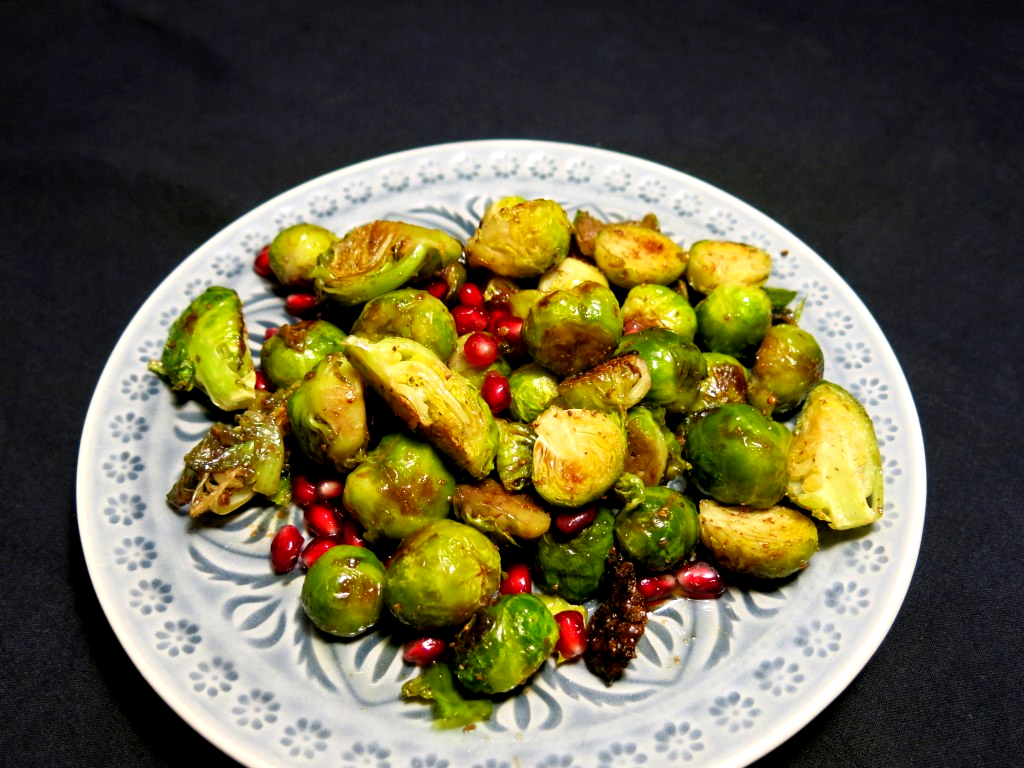 Nicht Nur Als Beilage: Gerösteter Rosenkohl Mit Granatapfel - Schmeckt ...